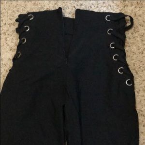 NWOT Guess zip back pants